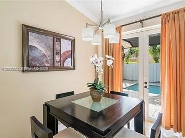 8978 NW 152nd Ln, Miami Lakes, FL 33018