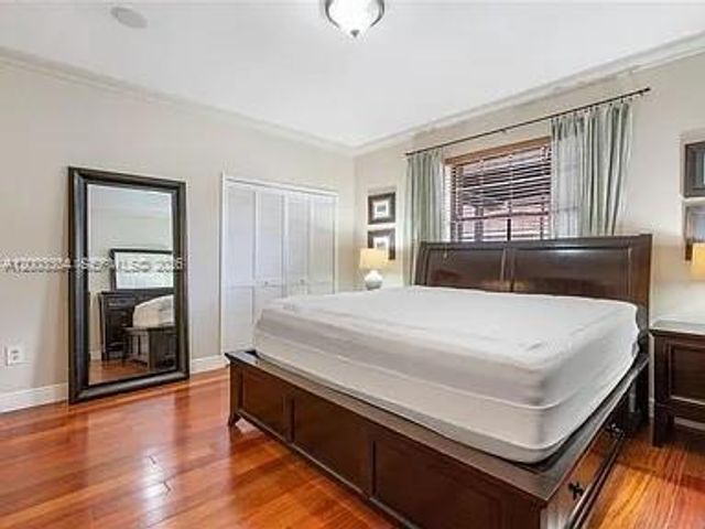 8978 NW 152nd Ln, Miami Lakes, FL 33018