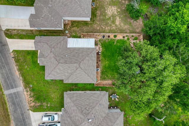 2210 McArthur Ave, Kingsland, TX 78639