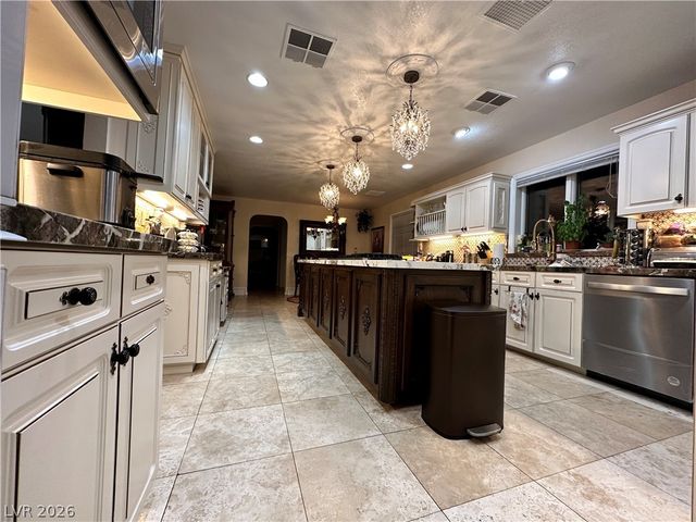 7258 Loma Alta Circle, Las Vegas, NV 89120