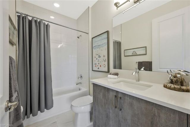 20897 Thistle Leaf LN, Estero, FL 33928