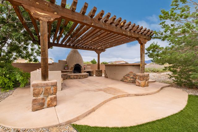 10440 Calle Hermosa Court NW, Albuquerque, NM 87114