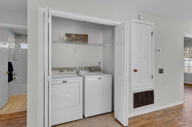 4031 Glenway Dr, Pensacola, FL 32526