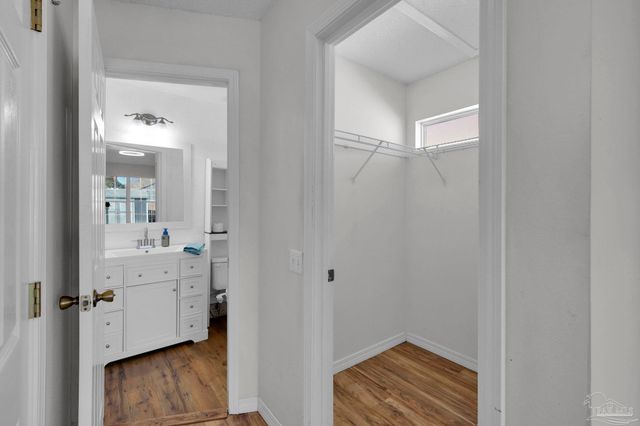 4031 Glenway Dr, Pensacola, FL 32526