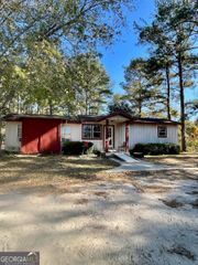 529 Irish Lake Circle, East Dublin, GA 31027