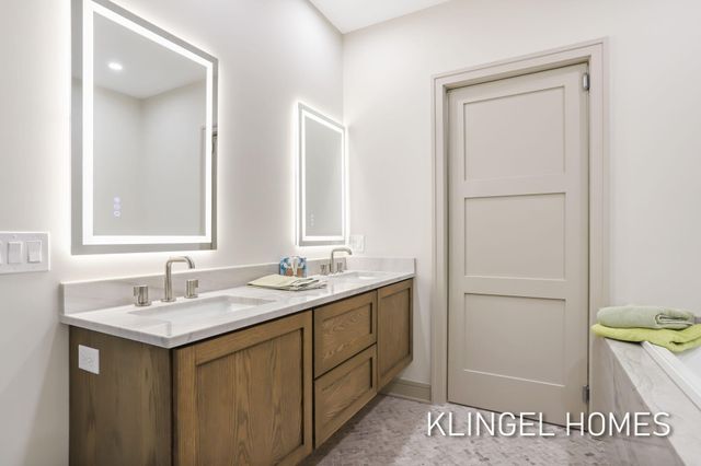 930 W Savidge Street 12, Spring Lake, MI 49456