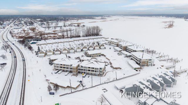 930 W Savidge Street 12, Spring Lake, MI 49456