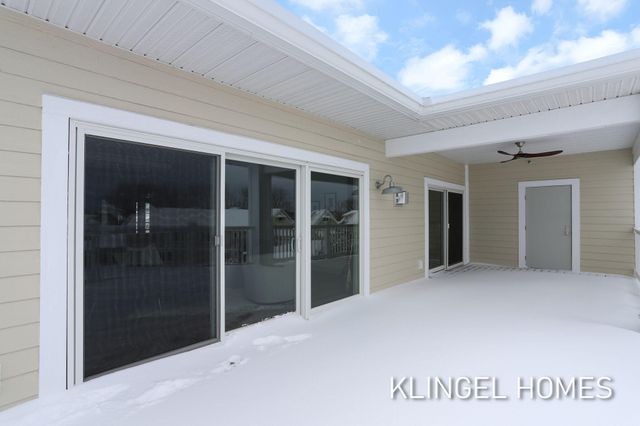 930 W Savidge Street 12, Spring Lake, MI 49456