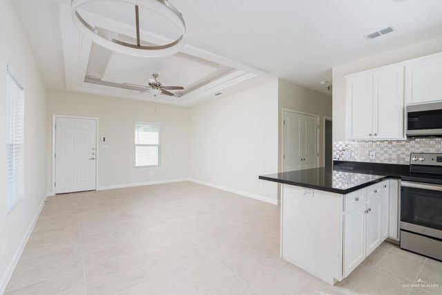 1040 N English Avenue 10, Edinburg, TX 78541