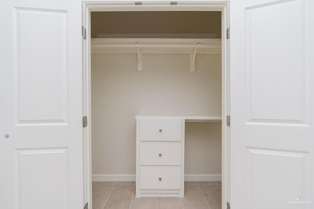 1040 N English Avenue 10, Edinburg, TX 78541