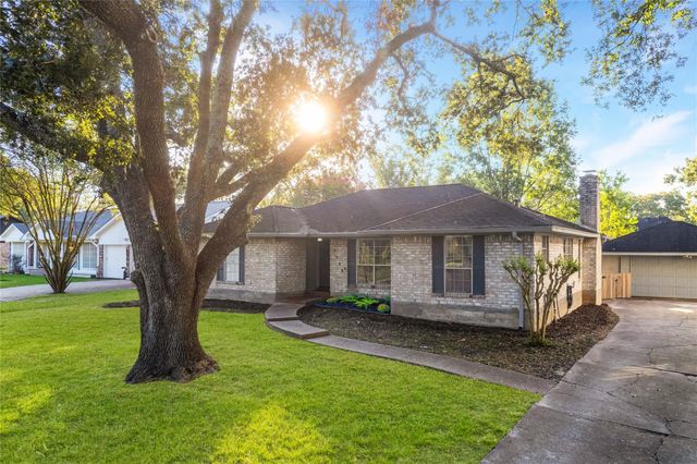 5339 Appleblossom Lane, Friendswood, TX 77546