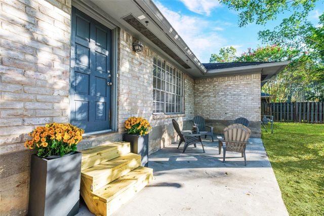 5339 Appleblossom Lane, Friendswood, TX 77546