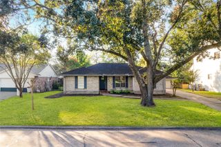 5339 Appleblossom Lane, Friendswood, TX 77546