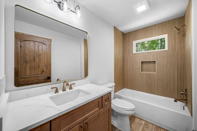 274 Medina Court, Ellijay, GA 30540