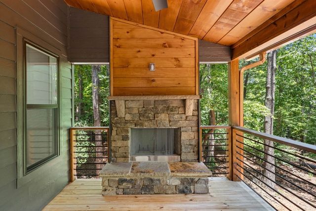 274 Medina Court, Ellijay, GA 30540