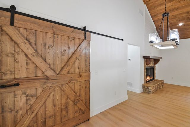 274 Medina Court, Ellijay, GA 30540