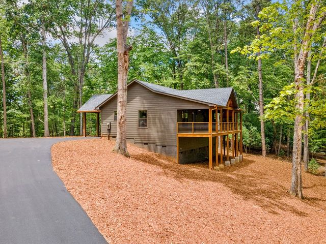 274 Medina Court, Ellijay, GA 30540