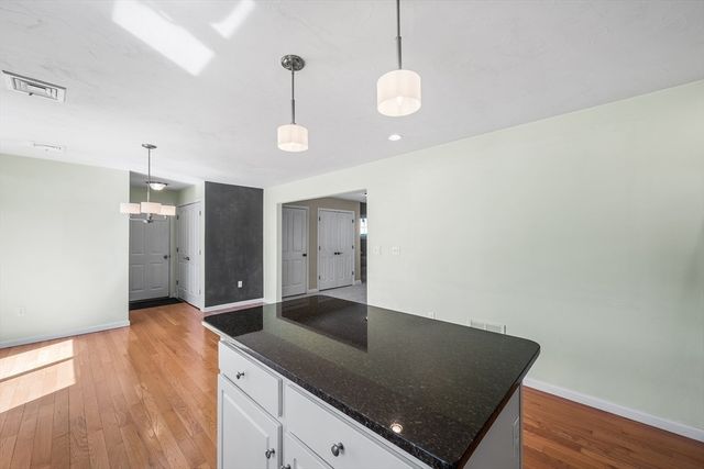 29 Saw Mill Ln, Rockland, MA 02370