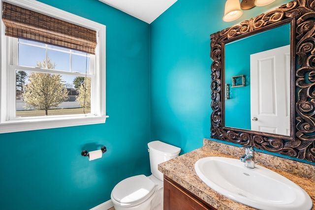 29 Saw Mill Ln, Rockland, MA 02370