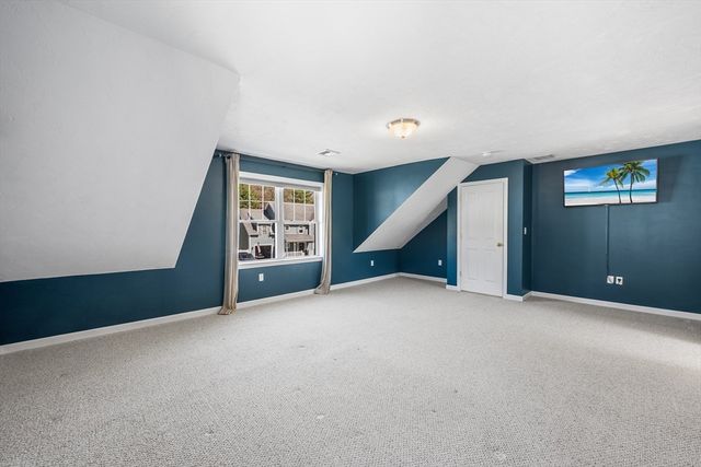 29 Saw Mill Ln, Rockland, MA 02370
