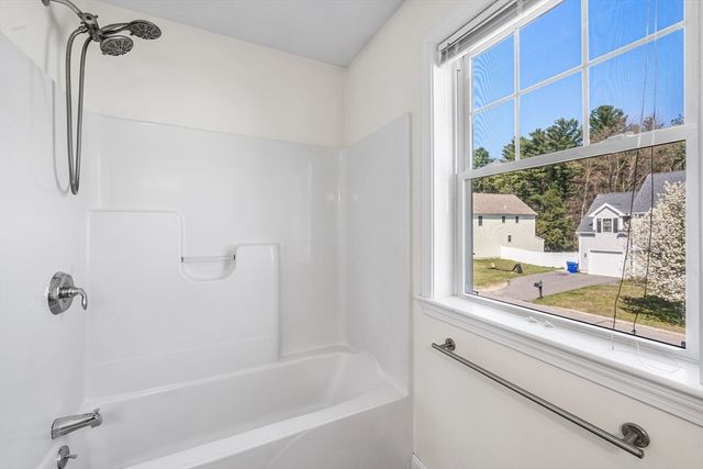29 Saw Mill Ln, Rockland, MA 02370