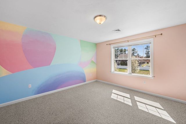 29 Saw Mill Ln, Rockland, MA 02370
