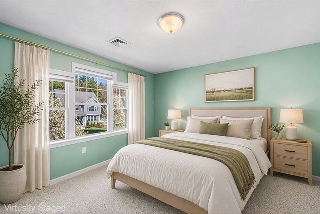 29 Saw Mill Ln, Rockland, MA 02370
