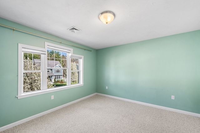 29 Saw Mill Ln, Rockland, MA 02370