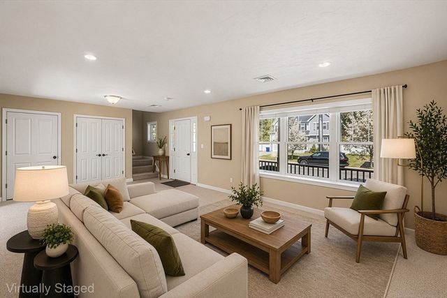 29 Saw Mill Ln, Rockland, MA 02370