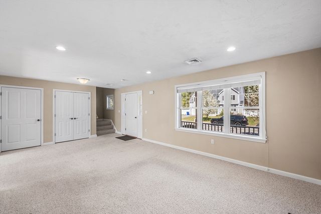 29 Saw Mill Ln, Rockland, MA 02370