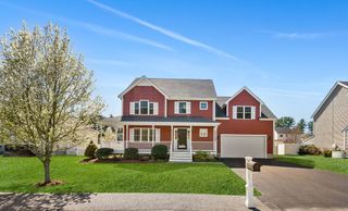 29 Saw Mill Ln, Rockland, MA 02370