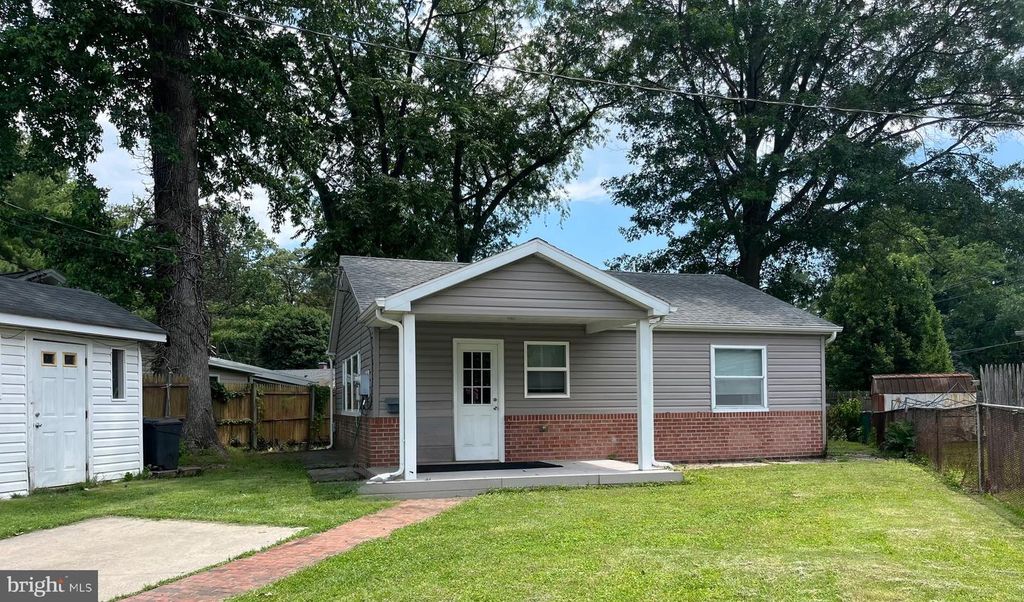 5 GLADIOLUS PL, Middle River, MD 21220