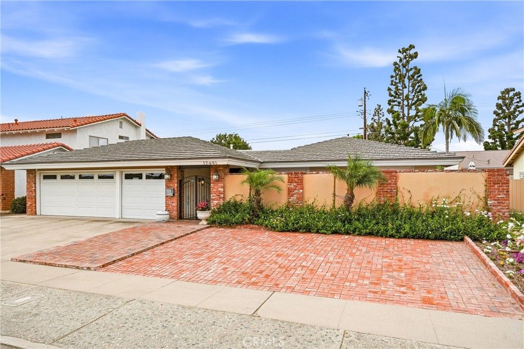 Image 1 of property listing at 17491 Norwood Park Place, Tustin, CA 92780