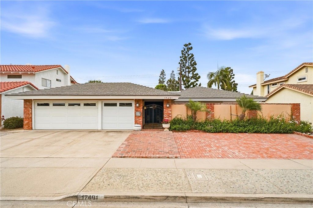 Image 2 of property listing at 17491 Norwood Park Place, Tustin, CA 92780