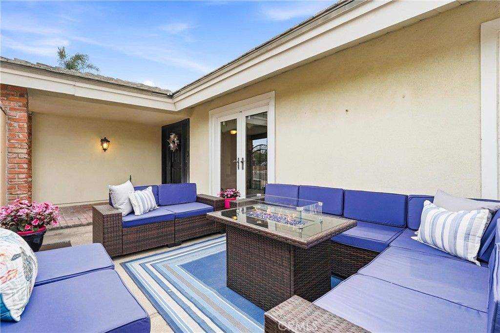 Image 5 of property listing at 17491 Norwood Park Place, Tustin, CA 92780