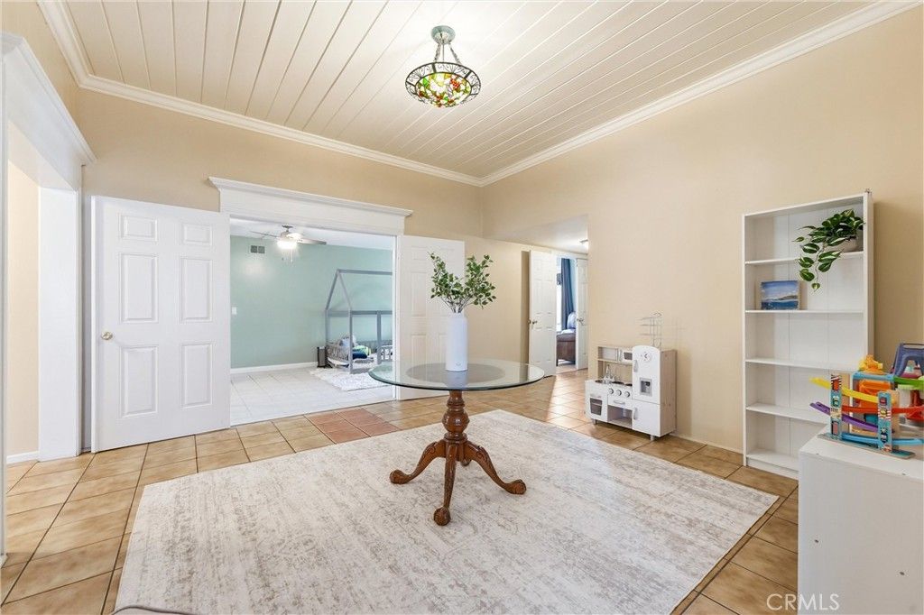 Image 7 of property listing at 17491 Norwood Park Place, Tustin, CA 92780