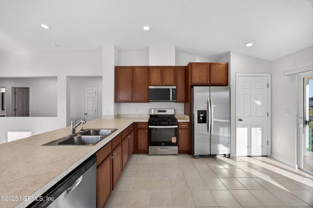 33 SOMERSET Avenue, Palm Coast, FL 32137