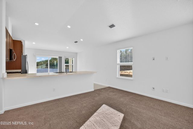 33 SOMERSET Avenue, Palm Coast, FL 32137