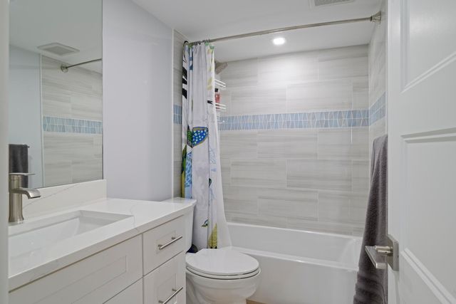 52 Yacht Club Drive 309, North Palm Beach, FL 33408