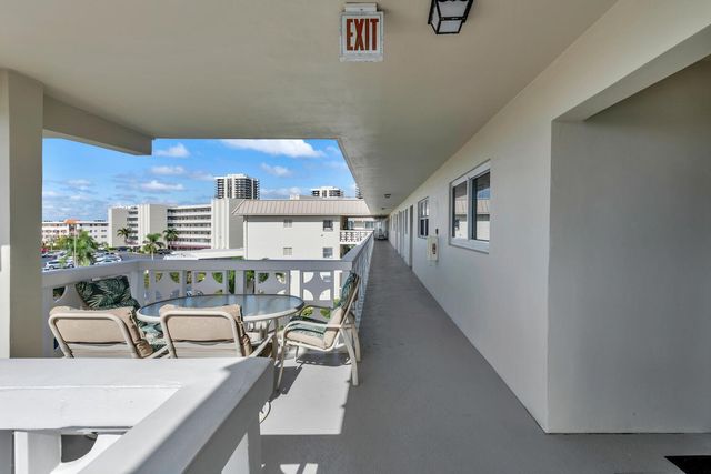 52 Yacht Club Drive 309, North Palm Beach, FL 33408
