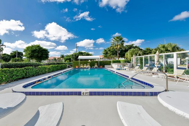 52 Yacht Club Drive 309, North Palm Beach, FL 33408