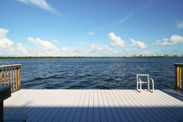 52 Yacht Club Drive 309, North Palm Beach, FL 33408
