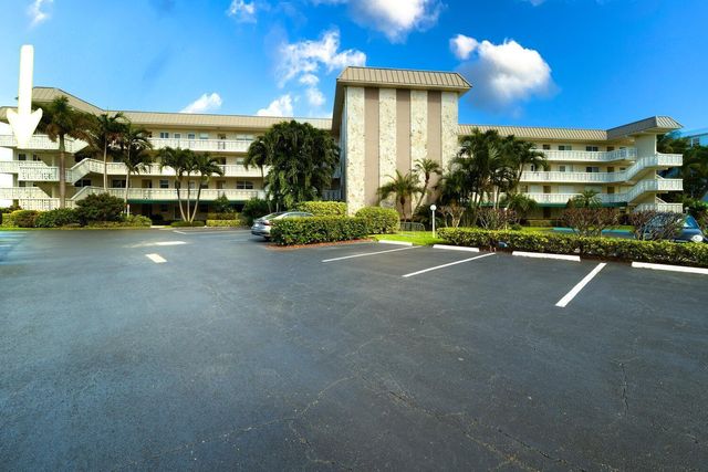 52 Yacht Club Drive 309, North Palm Beach, FL 33408