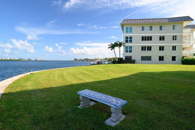 52 Yacht Club Drive 309, North Palm Beach, FL 33408