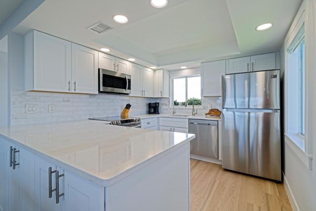 52 Yacht Club Drive 309, North Palm Beach, FL 33408