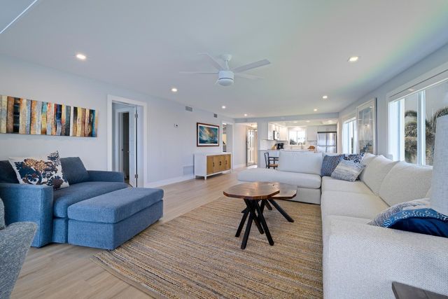 52 Yacht Club Drive 309, North Palm Beach, FL 33408