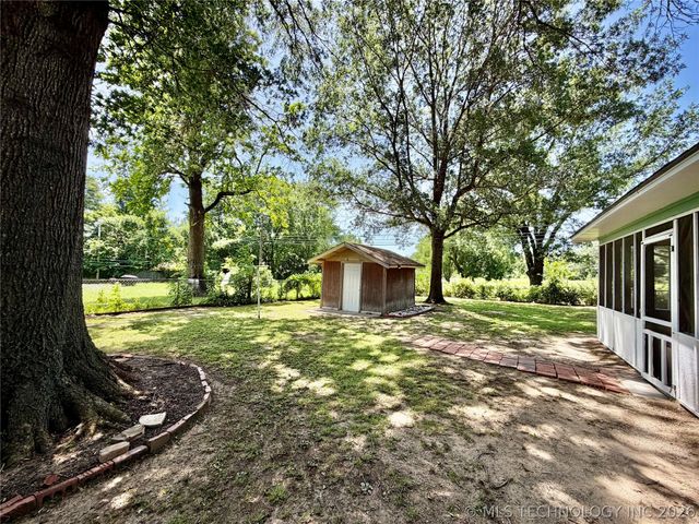 110 SE 5th Street, Checotah, OK 74426