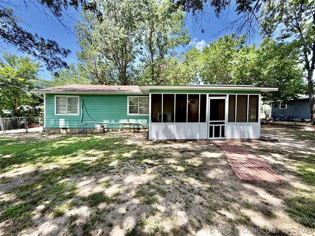 110 SE 5th Street, Checotah, OK 74426