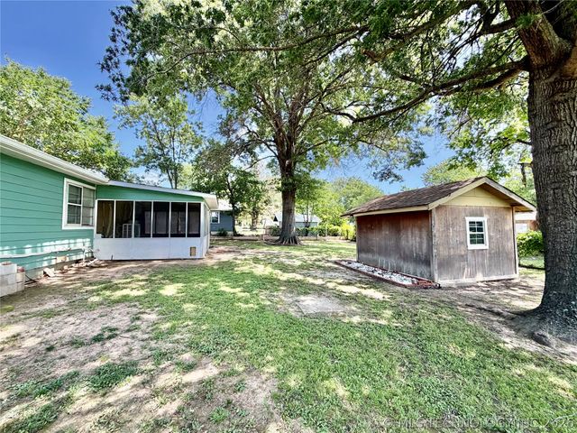 110 SE 5th Street, Checotah, OK 74426