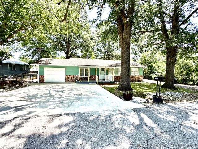 110 SE 5th Street, Checotah, OK 74426